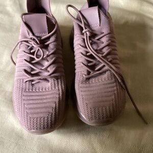 Cushionaire Apolo Knit Sneaker Mauve Memory foam Size 8M
